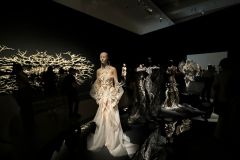 Iris-van-Herpen-in-Brisbane60