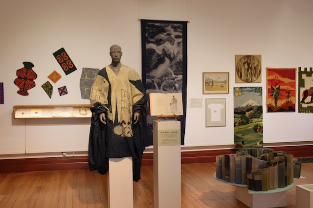 Guided tour of The Nature of Textiles